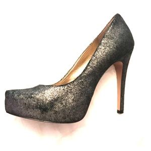 BCBG gunmetal pump